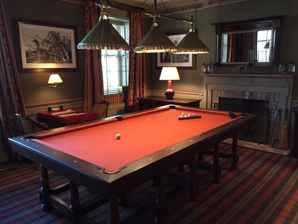 picture-rail-billiards-room